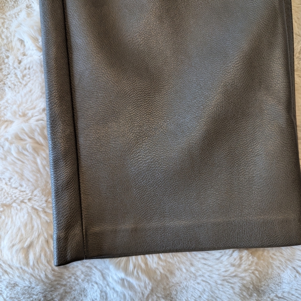 NWOT Aritzia Wilfred Vegan Leather Cargo Pants Olive Green - Picture 4 of 7
